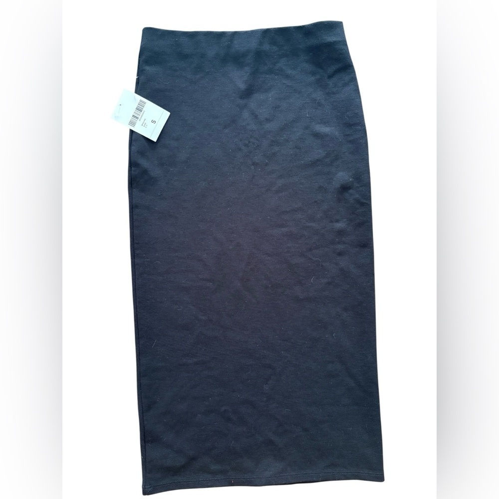 Forever 21 Classic Black Pencil Skirt - Picture 4 of 4